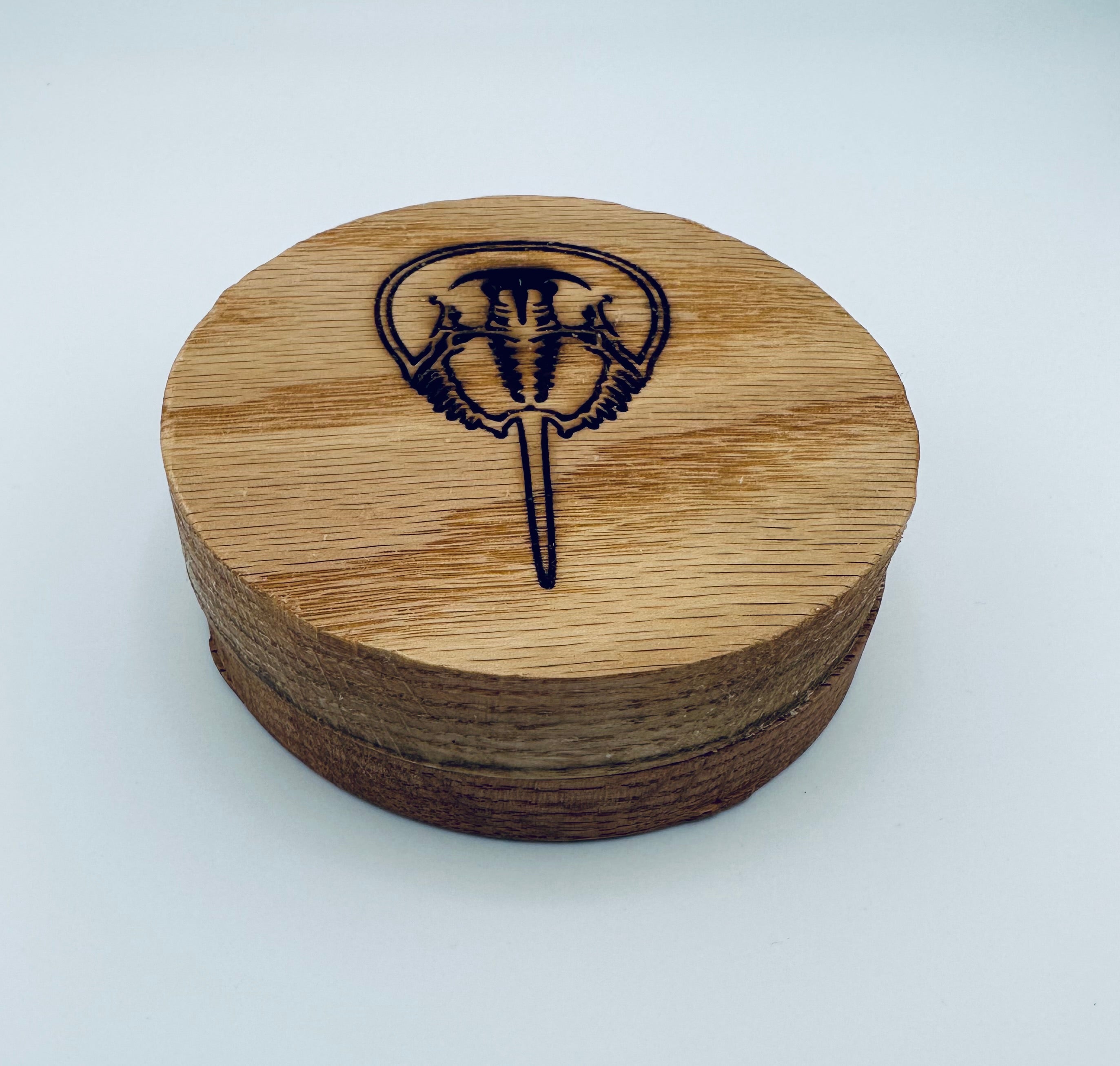Oak Cocktail Smoker with Horseshoe Crab Engraving